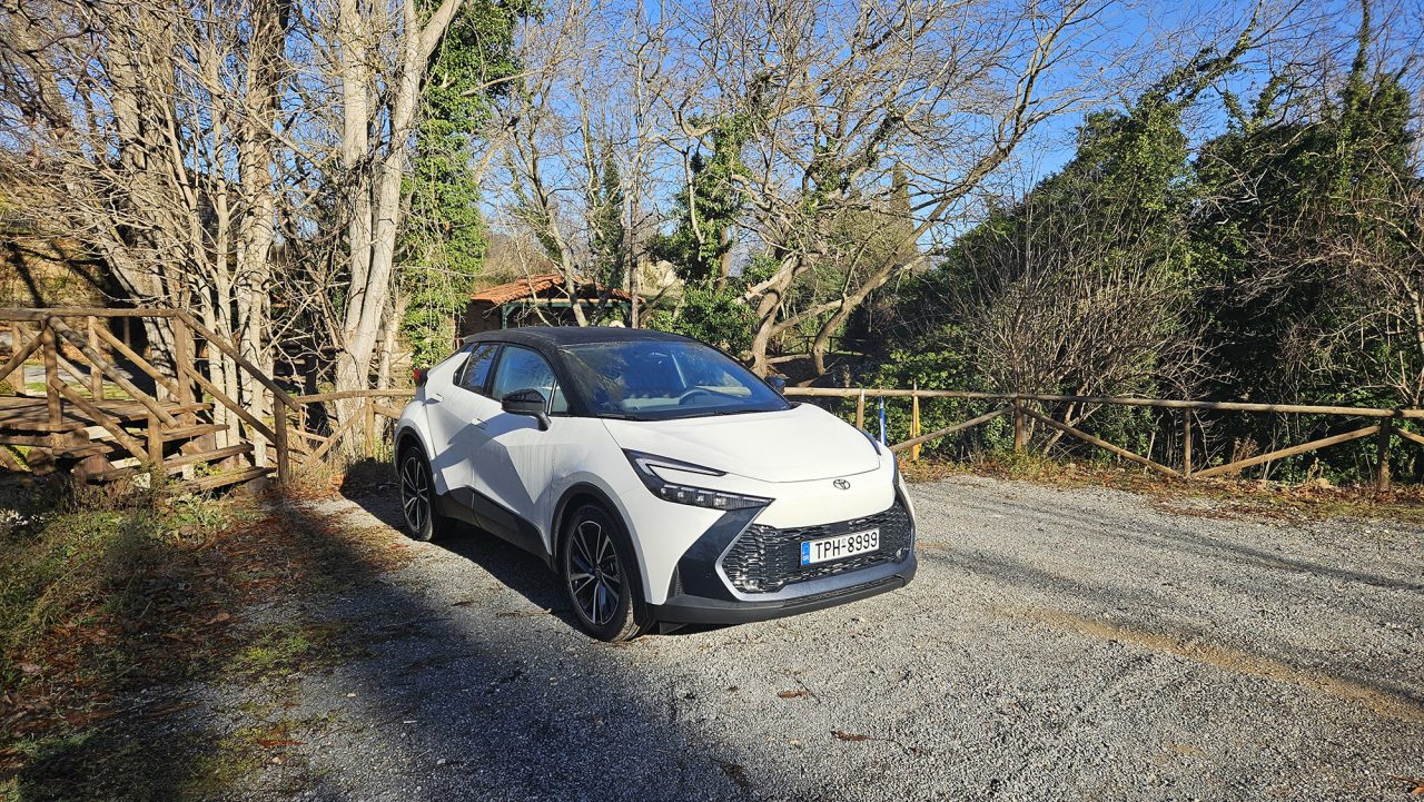 To Toyota C-HR πίσω το 2016 ήταν το πρώτο δείγμα γραφής της διαφορετικής, αναπάντεχης σχεδίασης που υιοθετεί η Toyota σε μερικά μοντέλα της