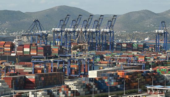 Στα 6.550 από 1.900 δολάρια το κοντέινερ που φτάνει στον Πειραιά