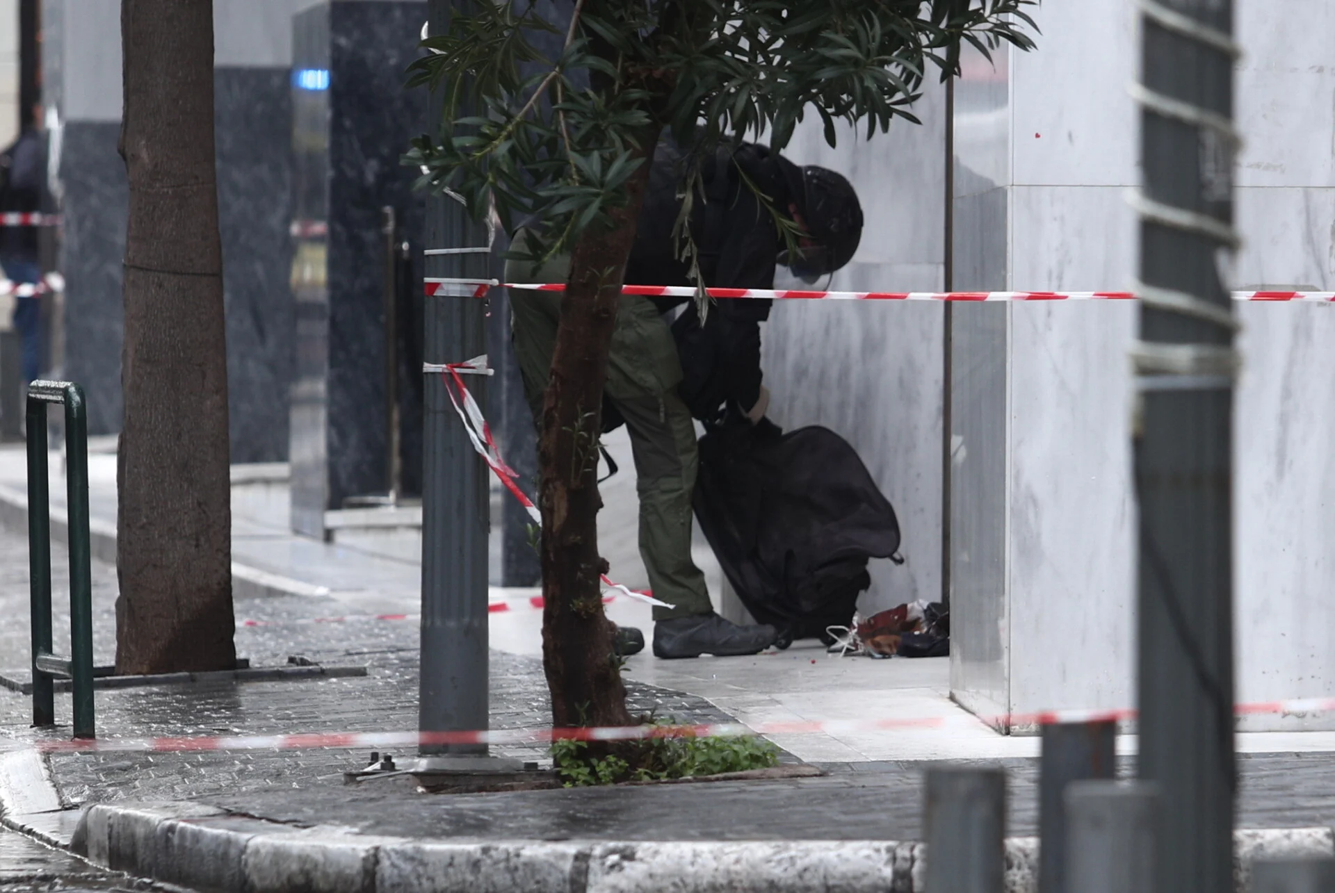 Συναγερμός στην ΕΛΑΣ – Ύποπτο αντικείμενο στην οδό Μητροπόλεως στο Σύνταγμα