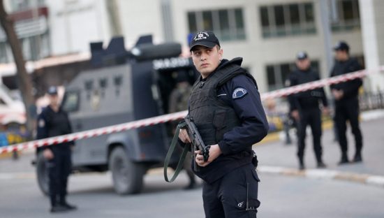 Τουρκία: Ένοπλος κρατά ομήρους εργαζόμενους σε εργοστάσιο