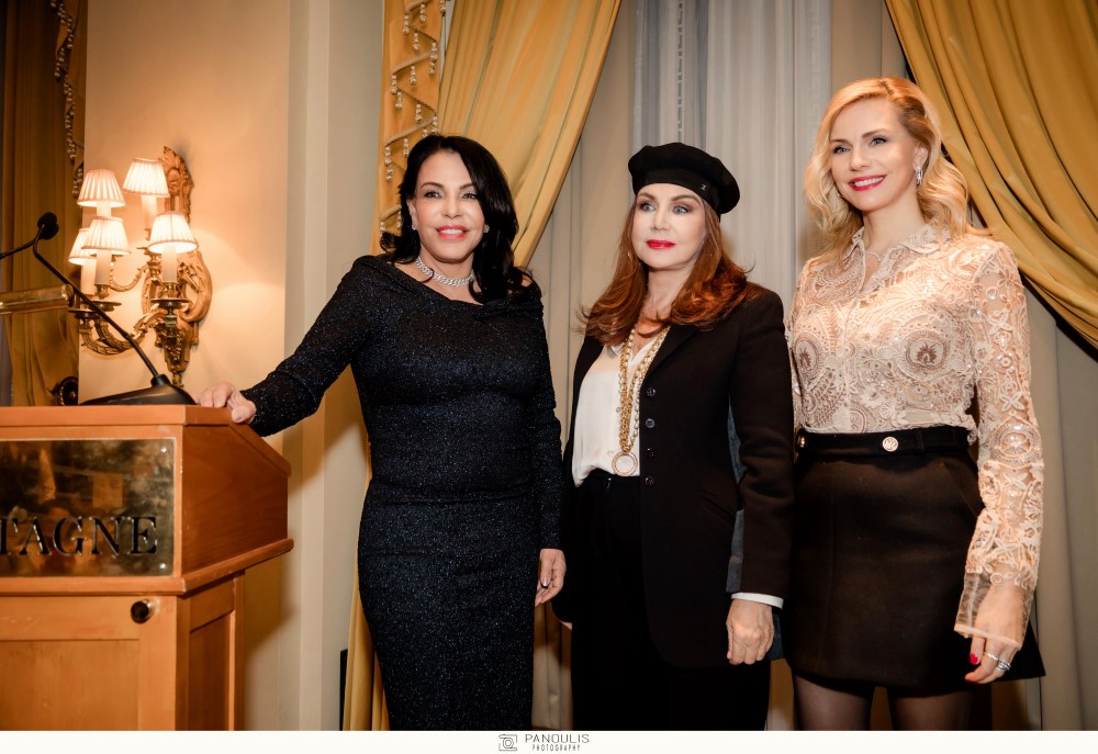 Η νυν και η πρώην Πρόεδρος της Καλλιπατειρας, Κατερίνα Παναγοπούλου και Αγάπη Πολίτη-Βαρδινογιάννη με την αντιπρόεδρο Εμυ Λιβανίου