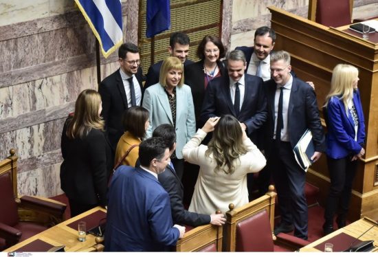 Μητσοτάκης σε δημοσιογράφους: Στόχος επετεύχθη, πάμε παρακάτω