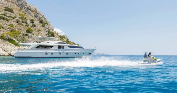 RIGINOS: Συνεχίζεται η άνοδος στο yachting με 14.300 ναυλώσεις – mononewsTV