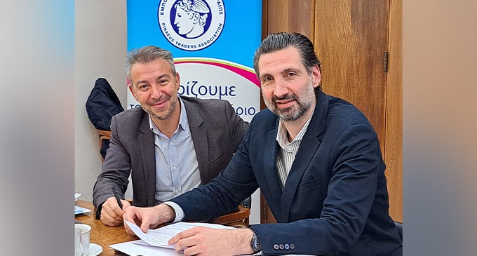 Ο Πρόεδρος του Εμπορικού Συλλόγου Πειραιώς Θ. Καπράλος και ο Πρόεδρος της WIMA Ηλίας Χατζηεφραιμίδης
