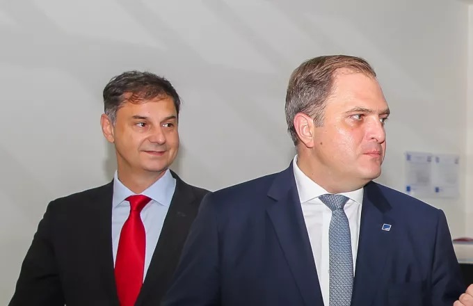 Ο Υφυπουργός Εθνικής Οικονομίας και Οικονομικών, κ. Χάρης Θεοχάρης και ο Διοικητής της ΑΑΔΕ, κ. Γιώργος Πιτσιλής