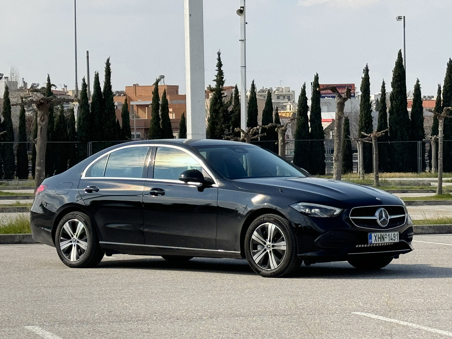 Οδηγούμε την επαναφορτιζόμενη Mercedes C300e!