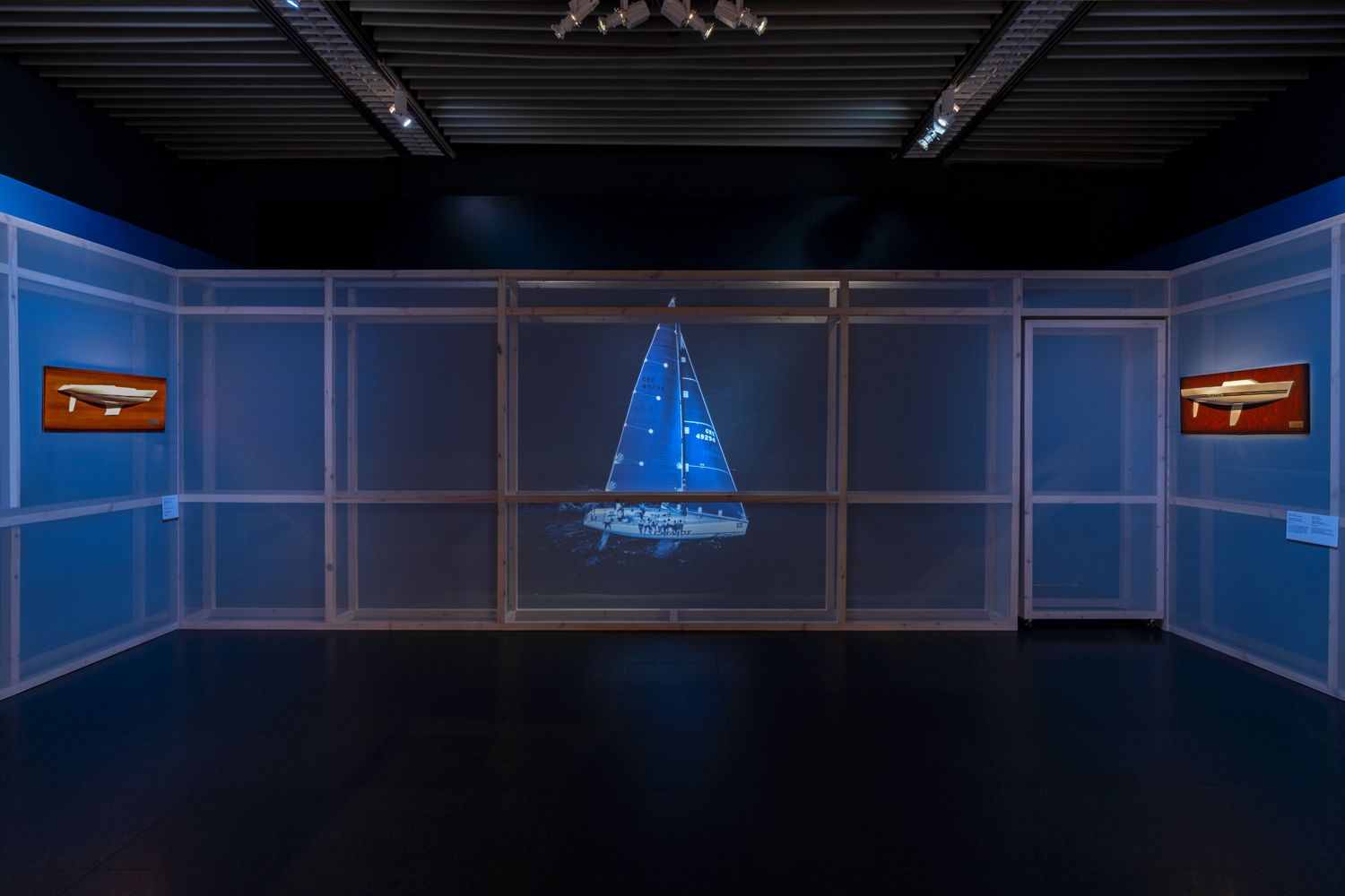 Το σκάφος του Γιάννη Κωστόπουλου «Ωκύαλος» στην έκθεση του Μουσείου Μπενάκη