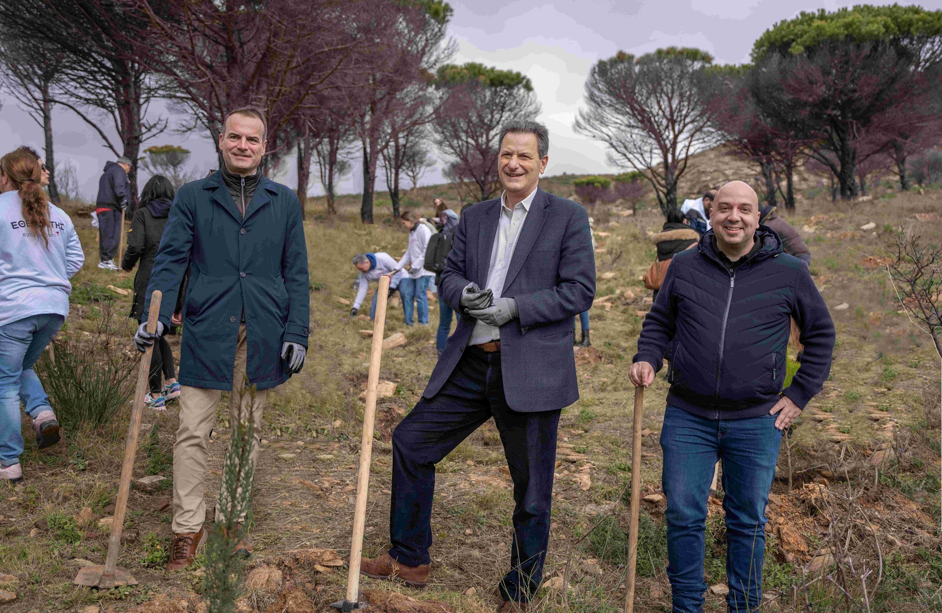 Ο Πρόεδρος και Διευθύνων Σύμβουλος της Παπαστράτος,κ. Γιώργος Μαργώνης, o Υπουργός Περιβάλλοντος και Ενέργειας,κ. Θόδωρος Σκυλακάκης, ο Γενικός Διευθυντής Επικοινωνίας και Βιωσιμότητας της Παπαστράτος κ. Θέμης Χασιώτης