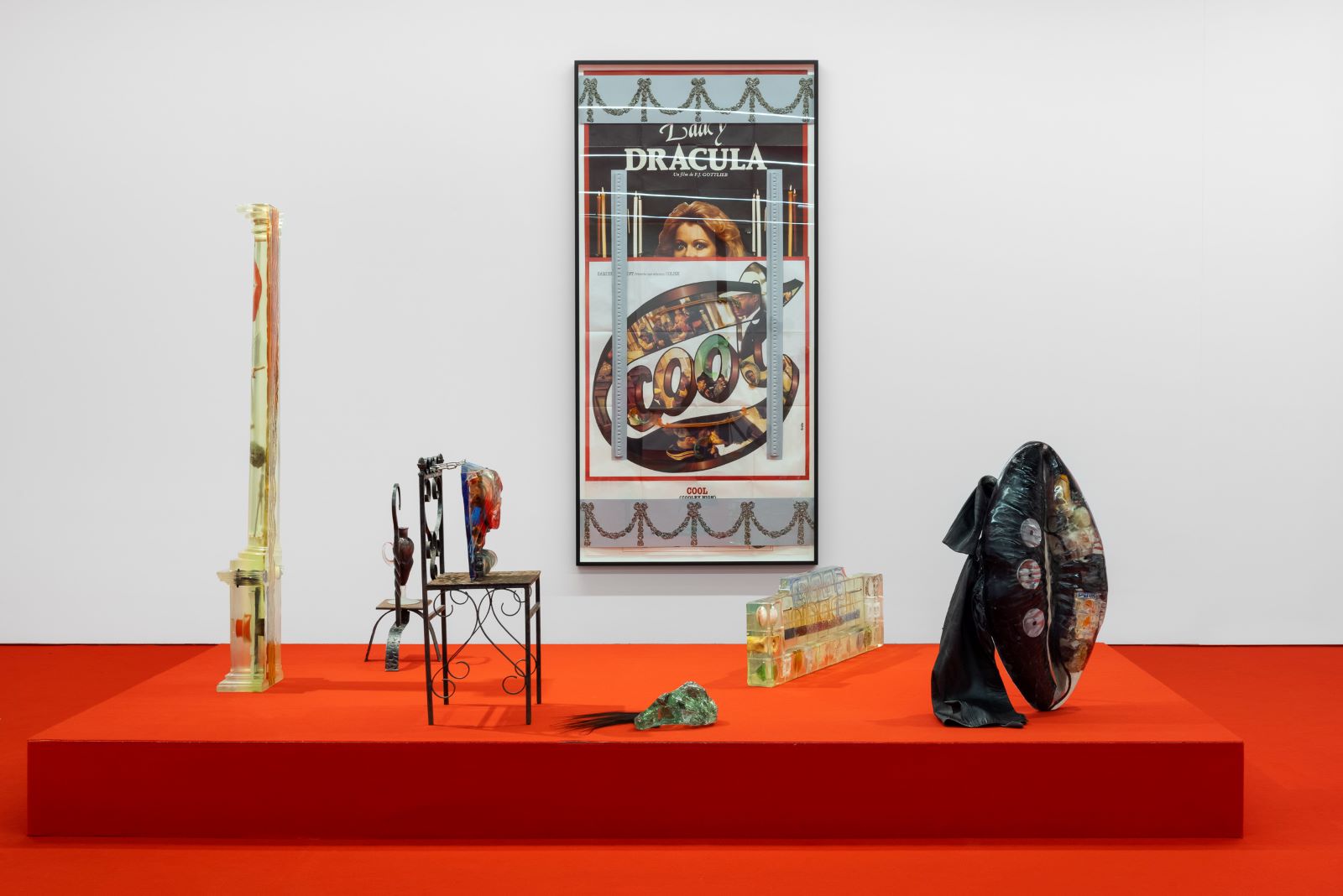 Άποψη εγκατάστασης της Δανάη Ανεσιάδου, D POSSESSIONS στο Εθνικό Μουσείο Σύγχρονης Τέχνης