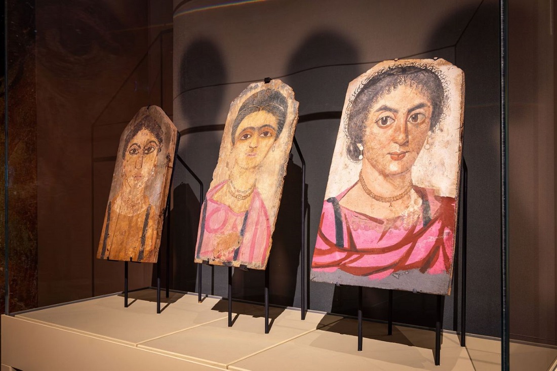Άποψη της έκθεσης «Πρόσωπο με πρόσωπο: Οι άνθρωποι πίσω από τα πορτρέτα τους» στο Μουσείο Άλαρντ Πίρσον