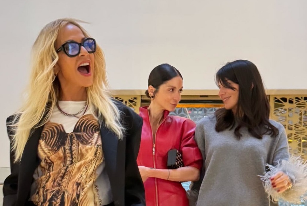 Άννα Βίσση, Σοφία Καρβέλα και Δήμητρα Κούστα στη Βαρκελώνη στο σόου του Jean Paul Gaultier