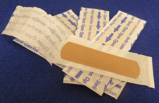 Τσιρότα με επικίνδυνες τοξικές ουσίες εντοπίστηκαν στην αγορά