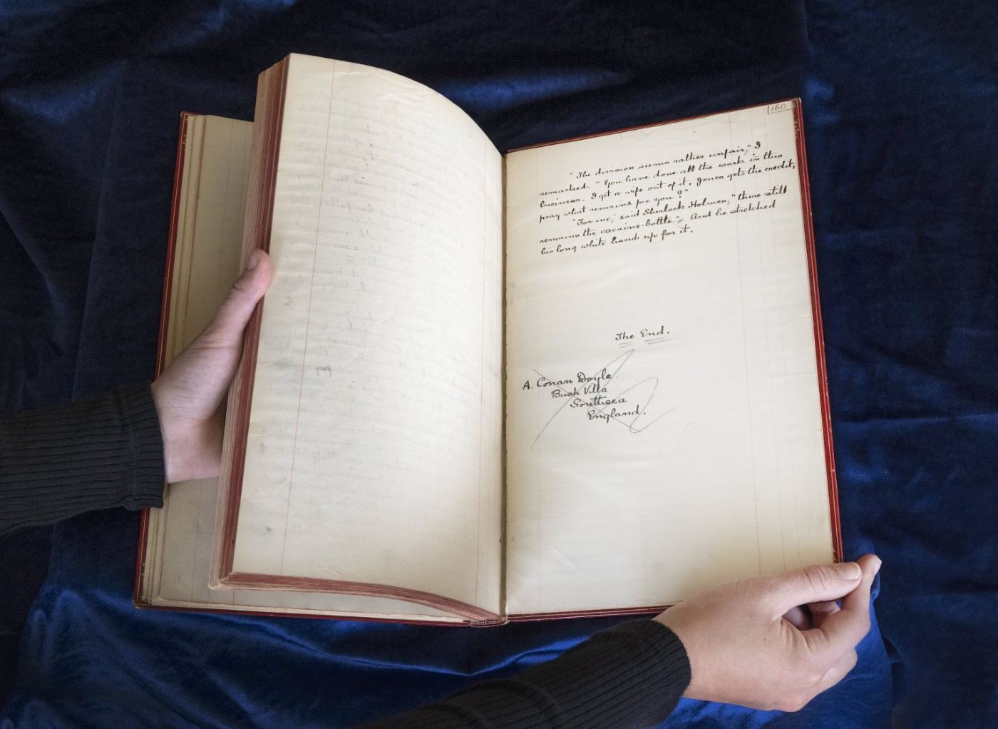 Η υπογραφή του Άρθουρ Κόναν Ντόιλ στο τέλος του βιβλίου «Το Σημάδι των Τεσσάρων»