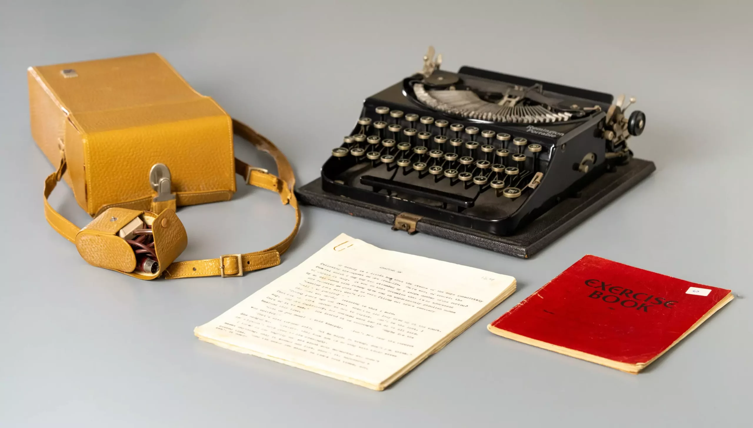 Η γραφομηχανή, το ντικταφόν και οι σημειώσεις της Άγκαθα Κρίστι