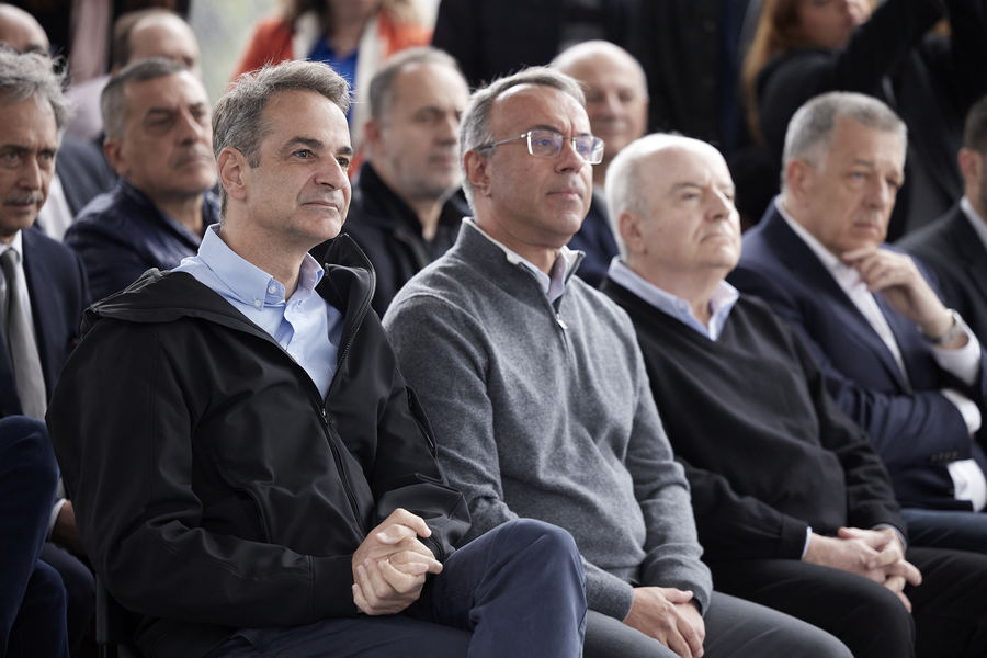 Ο πρωθυπουργός Κυριάκος Μητσοτάκης, ο Υπουργός Υποδομών και Μεταφορών, Χρήστος Σταϊκούρας, ο πρόεδρος και διευθύνων σύμβουλος της ΓΕΚ Τέρνα, Γιώργος Περιστέρης και ο Υφυπουργός υποδομών και μεταφορών της Ελλάδας αρμόδιος για θέματα υποδομών, Νίκος Ταχιάος στα εγκαίνια του του Ε65(ΑΠΕ-ΜΠΕ)