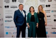 Ο Πρόεδρος της Ελληνικης Ολυμπιακης Επιτροπής, Σπυρος Καπράλος, η Υπουργος Τουρισμου Ολγα Κεφαλογιάννη και η ‘ψυχή’ της Εβδομάδας Μόδας Τώνια Φουσέκη.