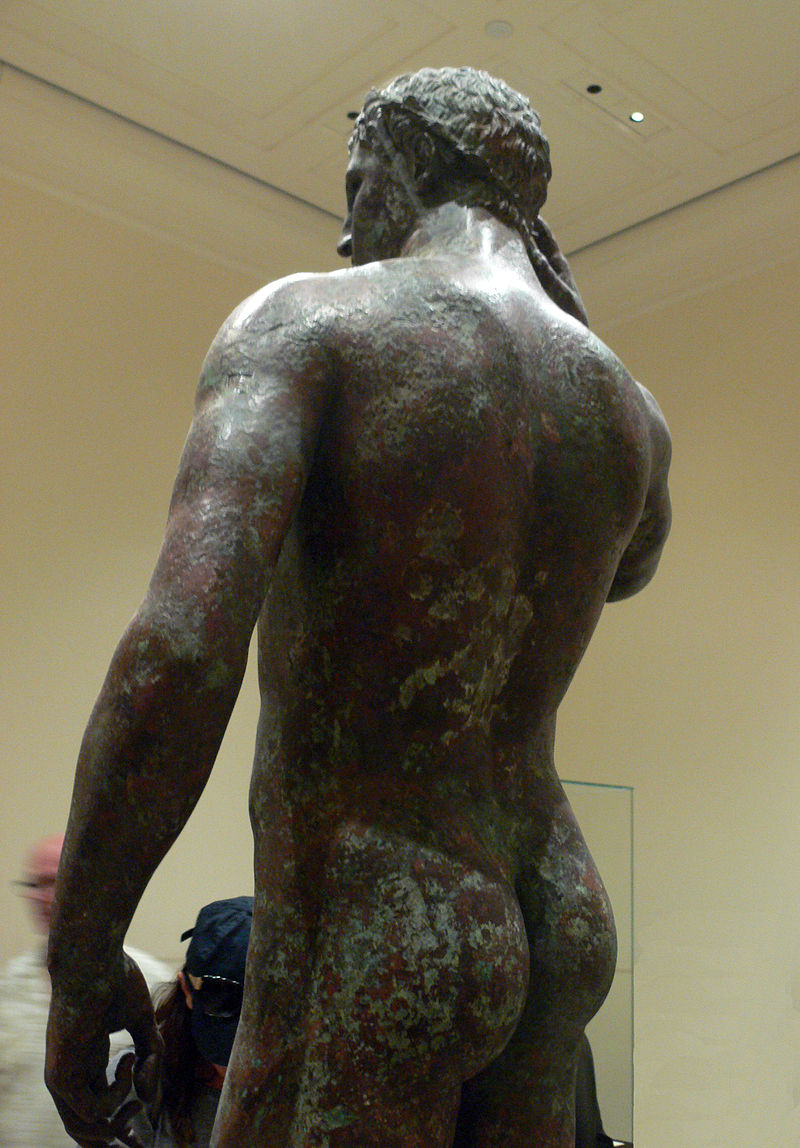 Το χάλκινο άγαλμα του Λυσίππου «Νικηφόρος νέος» ή «Αθλητής του Φάνο»  όπως εκτίθεται στο αμερικανικό μουσείο Γκέτι