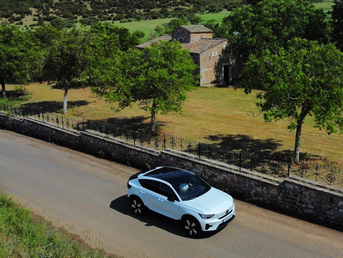 Το Volvo C40/408PS AWD στον δρόμο