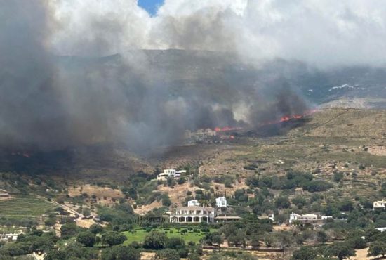 Πυρκαγιά στην Άνδρο: Εκτός ελέγχου το μέτωπο – Ενισχύονται οι πυροσβεστικές δυνάμεις (Upd)