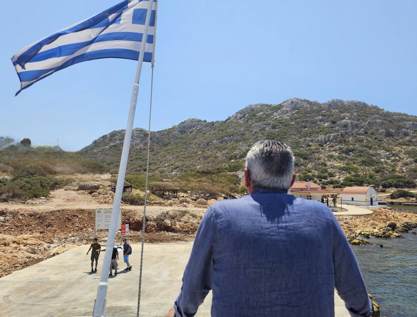 Πλοίο πιάνει λιμάνι στη νήσο Ρω για πρώτη φορά στην Ιστορία