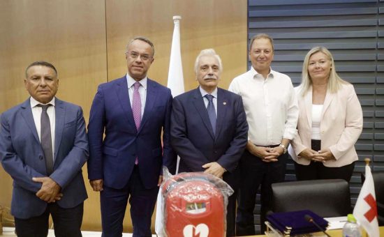 HELLENiQ ENERGY: Δωρεά 11 Απινιδωτών στο Παράρτημα Λαμίας του Ελληνικού Ερυθρου Σταυρού