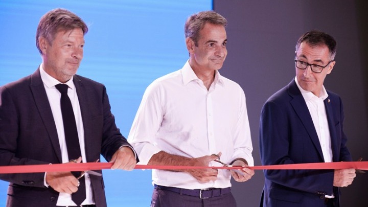 Έπειτα, ο κ. Μητσοτάκης μετέβη στο κέντρο διοίκησης τη ΔΕΘ για τα εγκαίνια της έκθεσης