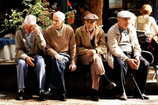 Θεσσαλονίκη: Πώς επιτήδειοι «ξάφριζαν» ηλικιωμένους