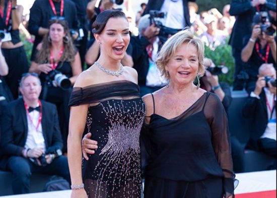 Alberta Ferretti: Μετά από 43 χρόνια αποχωρεί από τη θέση της creative director του ομώνυμου brand