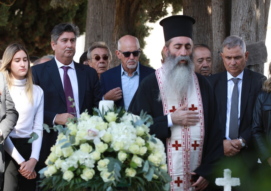 Μνημόσυνο για τα τρία χρόνια από τον θάνατο της Φώφης Γεννηματά – Παρόντες η οικογένεια, η ηγεσία και πλήθος στελεχών του ΠΑΣΟΚ-ΚΙΝΑΛ