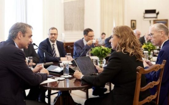Συνάντηση Μητσοτάκη με ανώτατα στελέχη ευρωπαϊκών χημικών βιομηχανιών –  Στο επίκεντρο το κόστος της ενέργειας
