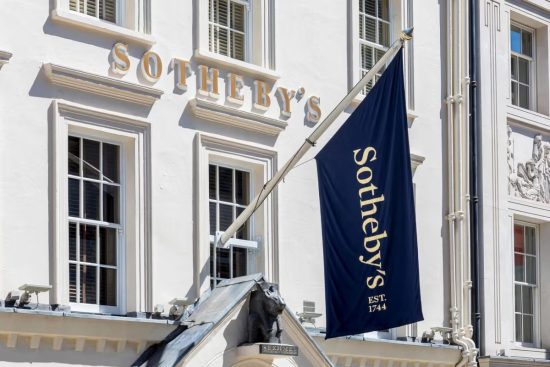 Sotheby’s: Πώς βρέθηκε στο στόχαστρο της εισαγγελίας για σκάνδαλο φοροδιαφυγής