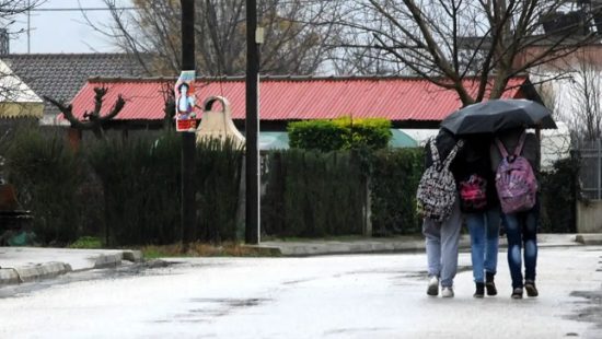 Κλειστά σχολεία τη Δευτέρα για την κακοκαιρία Bora – Δείτε αναλυτικά τις περιοχές