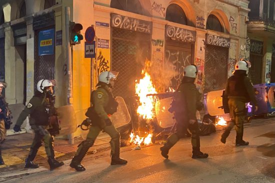 Επεισόδια στα Εξάρχεια: Για «όργιο αστυνομικής αυθαιρεσίας» κάνει λόγο ο ΣΥΡΙΖΑ