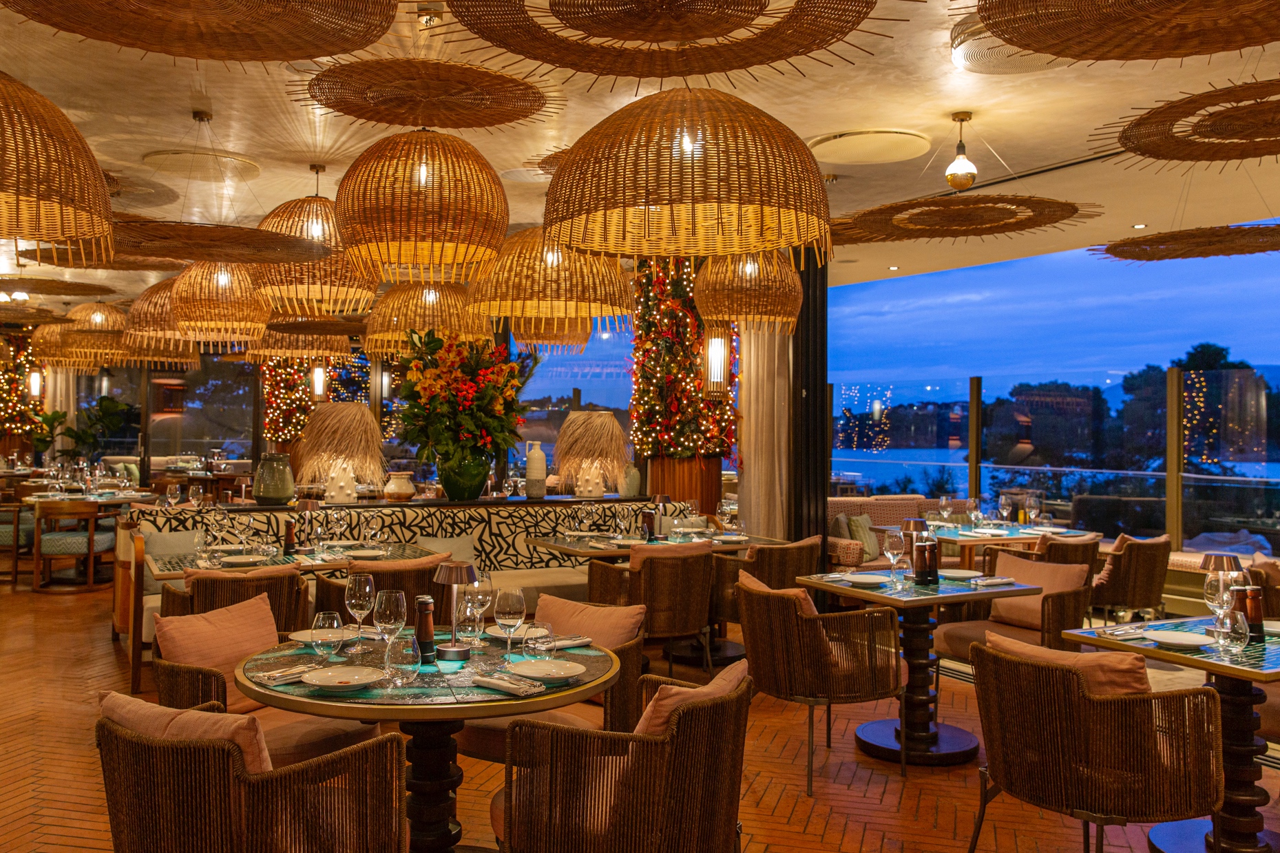 Το Beefbar Athens υποδέχεται τις γιορτές γεμάτο λάμψη και cosmopolitan vibes