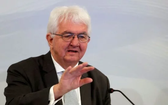 Χόλζμαν (ΕΚΤ): Η επόμενη μείωση των επιτοκίων ίσως αργήσει περισσότερο