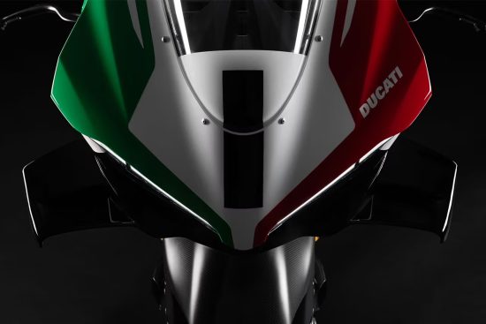Η Ducati αποκαλύπτει την Panigale V4 Tricolore