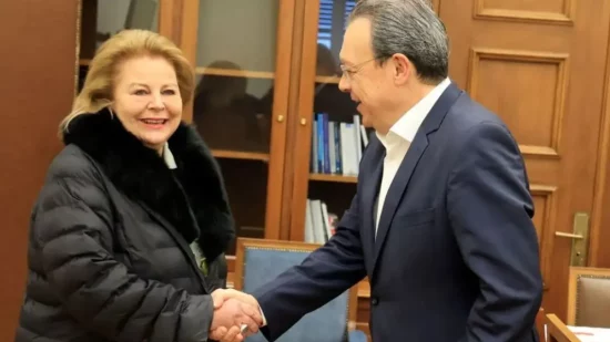 ΣΥΡΙΖΑ: Ο Σωκράτης Φάμελλος συναντήθηκε με την Λούκα Κατσέλη στη Βουλή