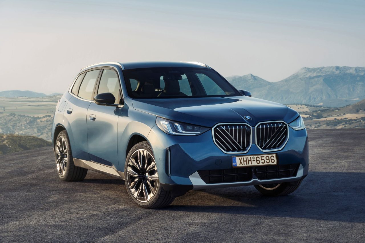 Η νέα BMW X3 ξεχωρίζει για την ασφάλεια και την άνεση που προσφέρει τόσο σε ταξίδια μεγάλων αποστάσεων όσο και εντός πόλης.
