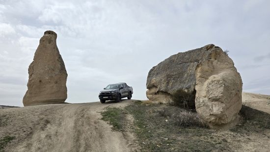 Καππαδοκία: Οδηγούμε το εξηλεκτρισμένο Toyota Hilux (video)