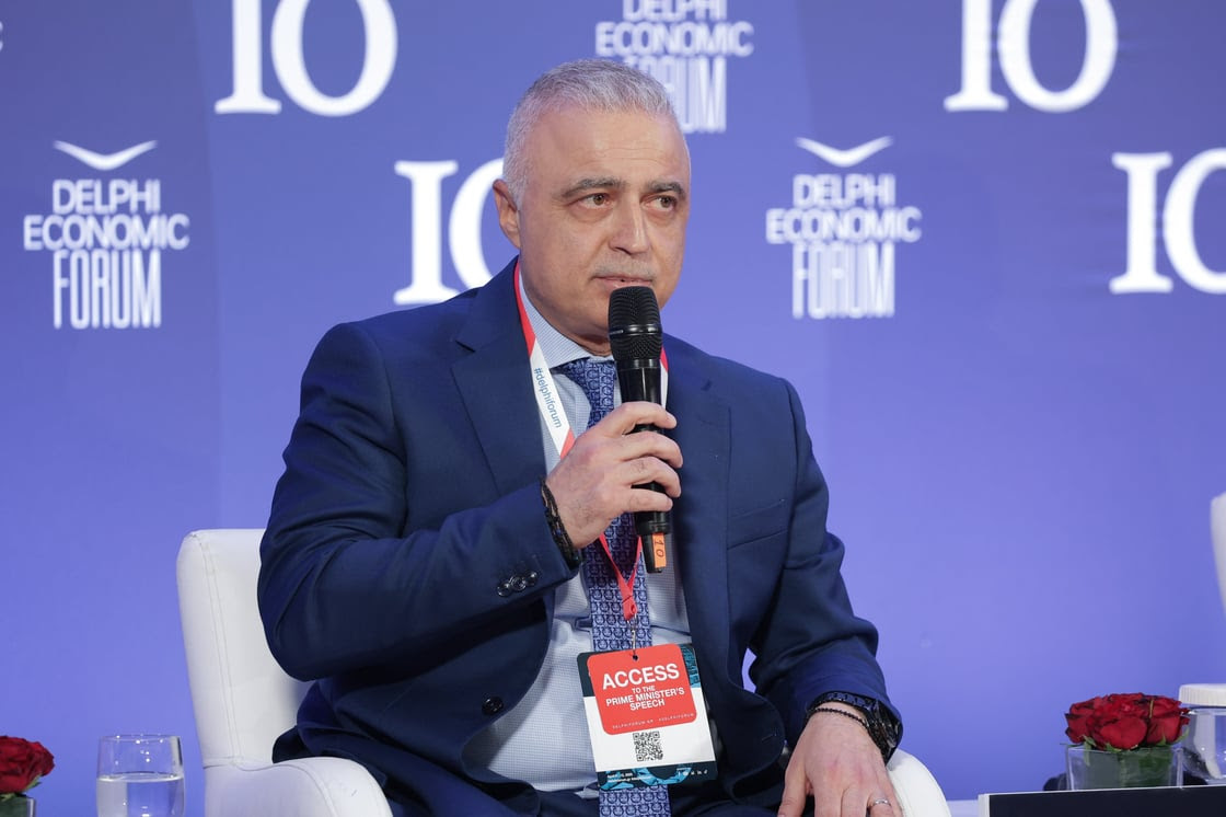 Μνεία για το πως οι τράπεζες μπορούν να βοηθήσουν τις μικρομεσαίες επιχειρήσεις έκανε ο Κωνσταντίνος Χριστοδούλου, Chief Corporate Banking Officer της Αttica Bank μέσα από το 10ο Οικονομικό Φόρουμ Δελφών