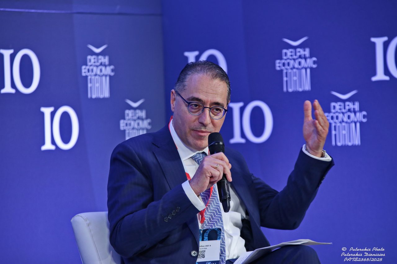 Ο κ. Καλλιάς εστίασε στους τρόπους με τους οποίους η πιστοποίηση, η επαλήθευση και ο τεχνικός έλεγχος συνεισφέρουν στην ενίσχυση της εμπιστοσύνης των επενδυτών και την προώθηση της βιώσιμης οικονομικής ανάπτυξης της χώρας