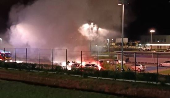 Γαλλία: Μπαράζ επιθέσεων τη νύχτα σε 3 «διάσημες» γαλλικές φυλακές – Τι λένε οι Αρχές
