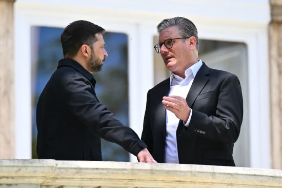 Στάρμερ – Ζελένσκι: Συμφώνησαν να διατηρήσουν το θετικό μομέντουμ στις ειρηνευτικές συνομιλίες