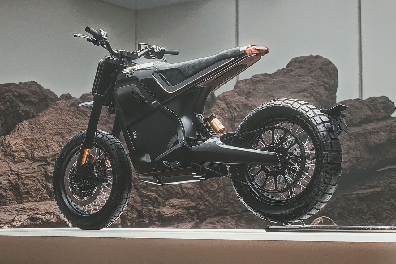 DAB 1αX: Το ηλεκτρικό scrambler που φέρνει την περιπέτεια στην πόλη