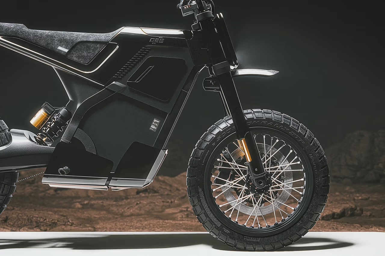 DAB 1αX: Το ηλεκτρικό scrambler που φέρνει την περιπέτεια στην πόλη