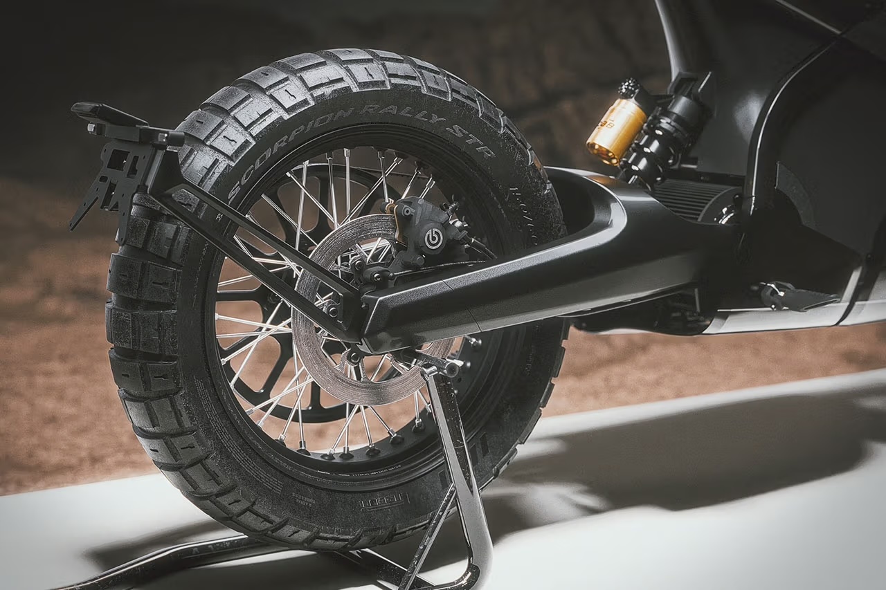 DAB 1αX: Το ηλεκτρικό scrambler που φέρνει την περιπέτεια στην πόλη