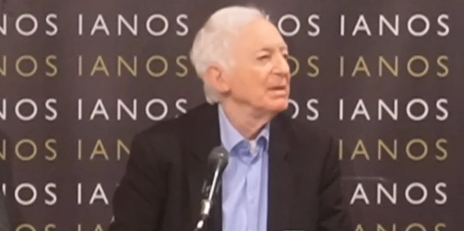 Ιανός: Ένταση με διαδηλωτές σε εκδήλωση με θέμα την «πολιτική τυμβωρυχία των Τεμπών»