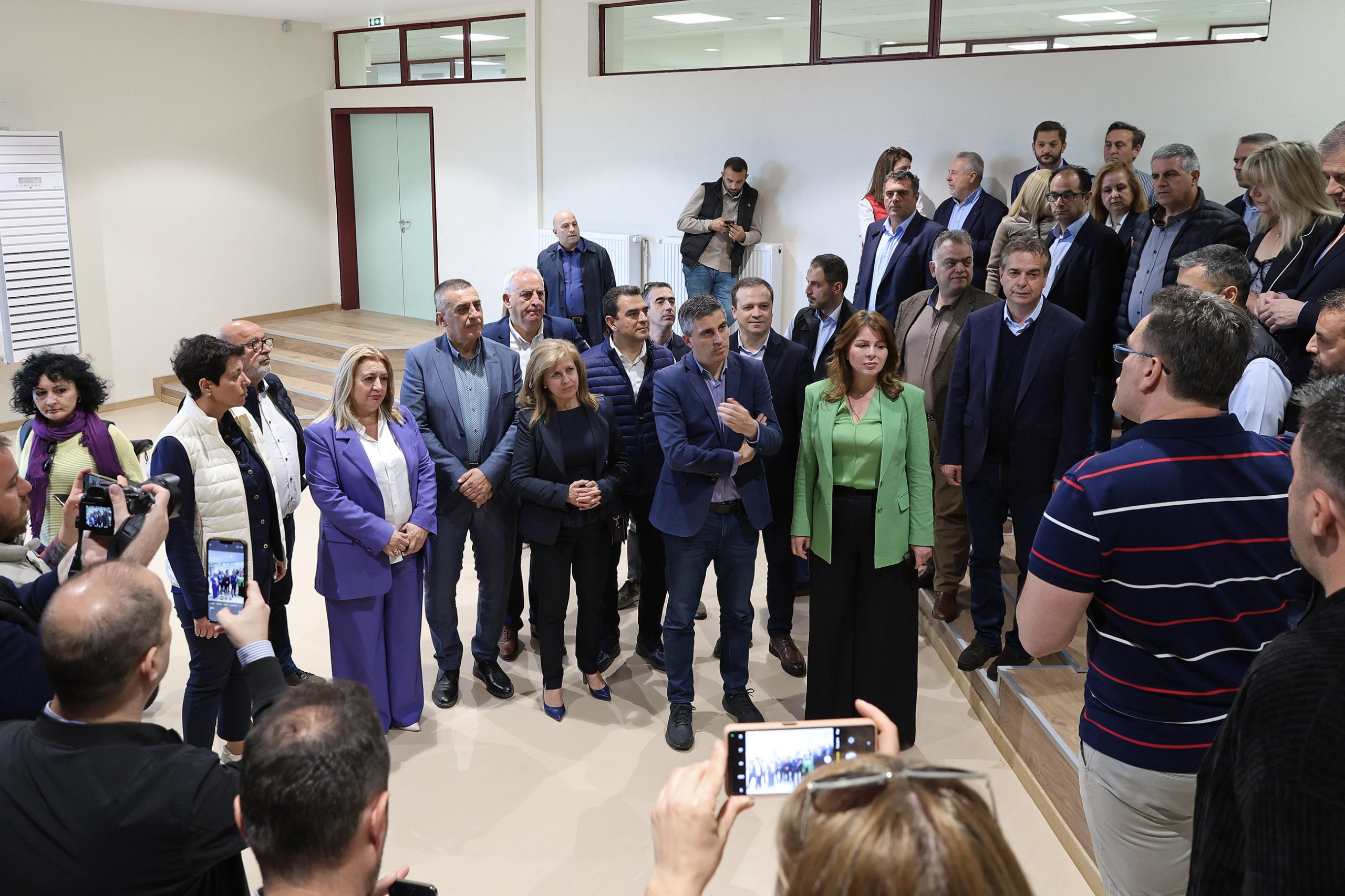 Ο Περιφερειάρχης Θεσσαλίας στην περιοδεία του Υπουργείου Υποδομών σε σχολεία και στην εκδήλωση υπογραφής συμβάσεων οδικών έργων  