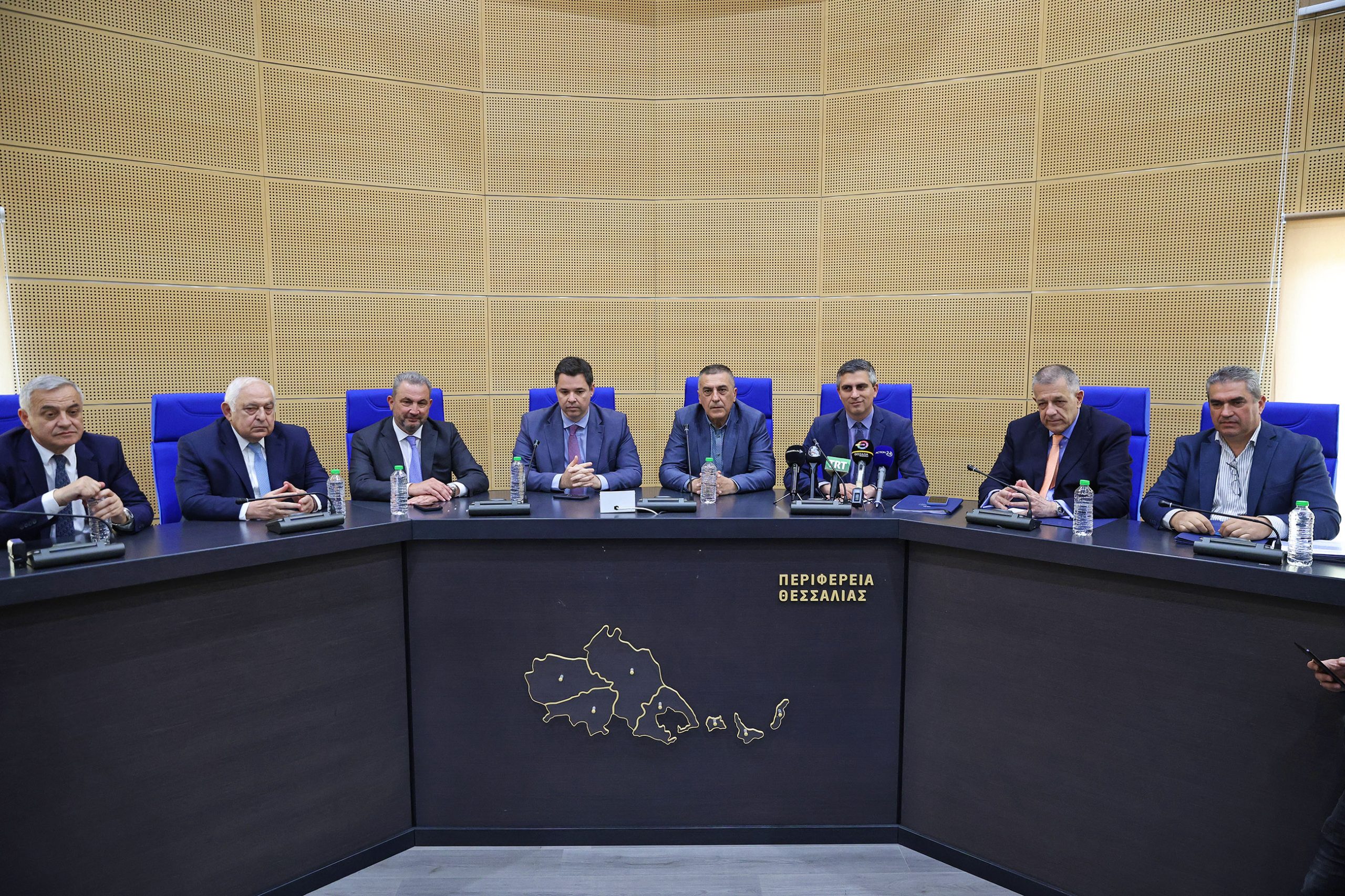 Ο Περιφερειάρχης Θεσσαλίας στην περιοδεία του Υπουργείου Υποδομών σε σχολεία και στην εκδήλωση υπογραφής συμβάσεων οδικών έργων  