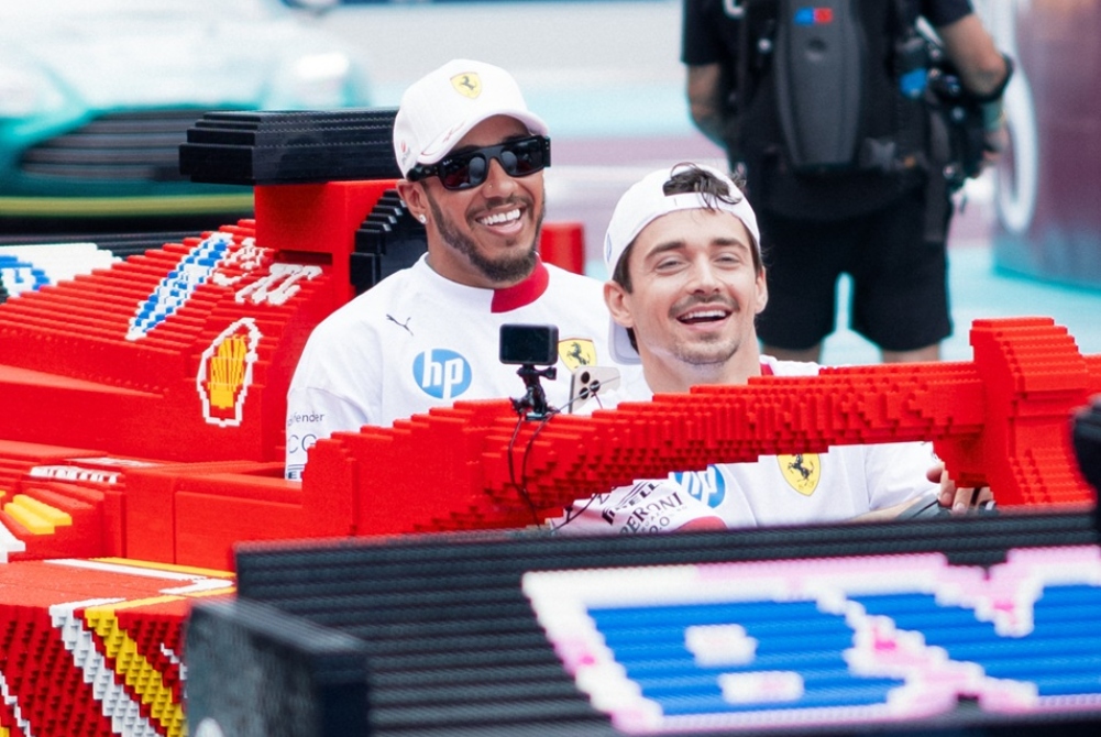 F1 Ferrari: Κλαυσίγελος